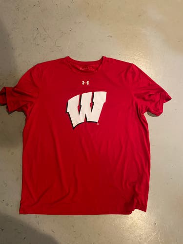 Wisconsin Hockey Under Armour Workout shirt
