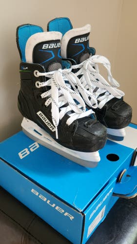 Youth Used Bauer X-LP Hockey Skates Size 10