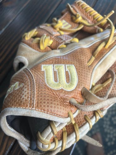 Wilson a2000 11.5” SC86 Good Condition