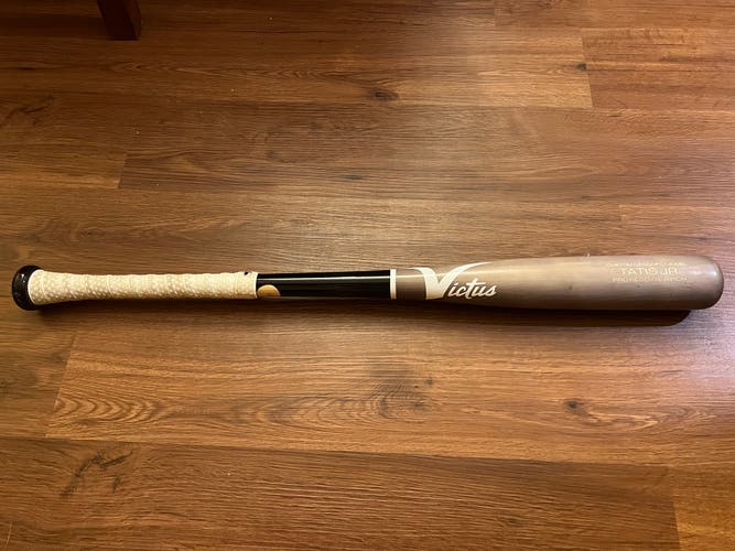 Victus Tatis Jr wood bat