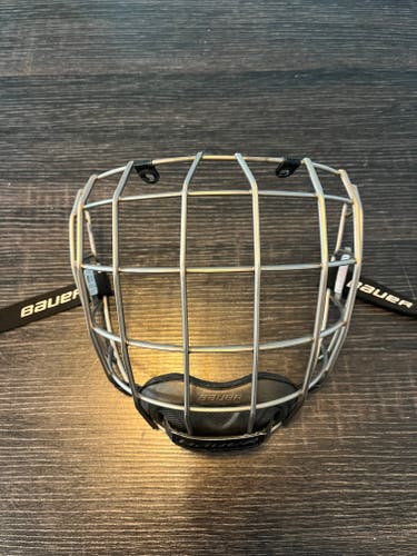 Used Medium Bauer Re-Akt Cage Full Cage (M)