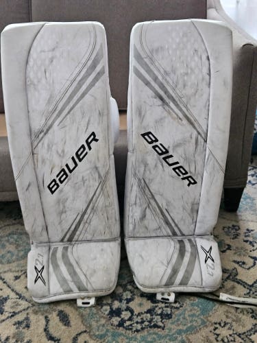 Used 32" Bauer X2.7 Goalie Leg Pads