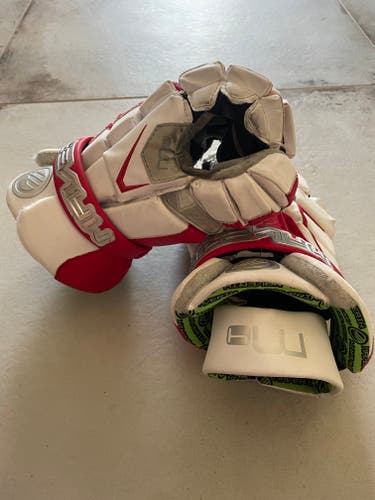 Used M4  Maverik Lacrosse Gloves size 13"