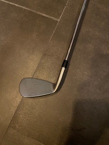 Men's Right Handed Regular Flex Steel Shaft JPX 900 Hot Metal Iron Set