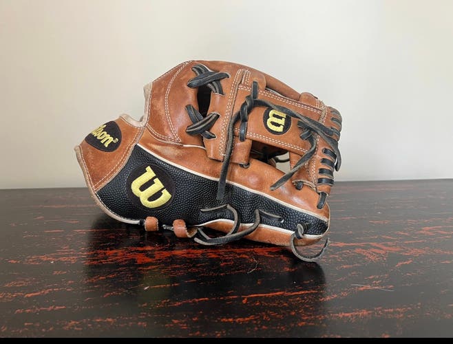 Infield 11.75" A2000 Baseball Glove