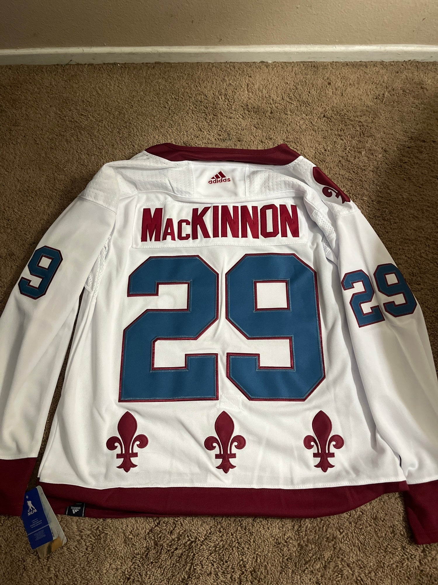 NEW*Nathan MacKinnon Reverse Retro CO Avalanche NHL Jersey Size L 52