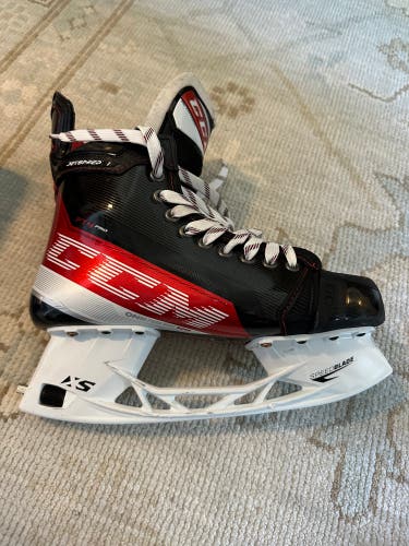 Used CCM Regular Width   Size 8.5 JetSpeed FT4 Pro Hockey Skates