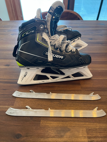 Junior Used Bauer Elite Hockey Goalie Skates Regular Width Size 3