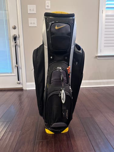 Nike Performance Golf Cart Bag With Rain Cover