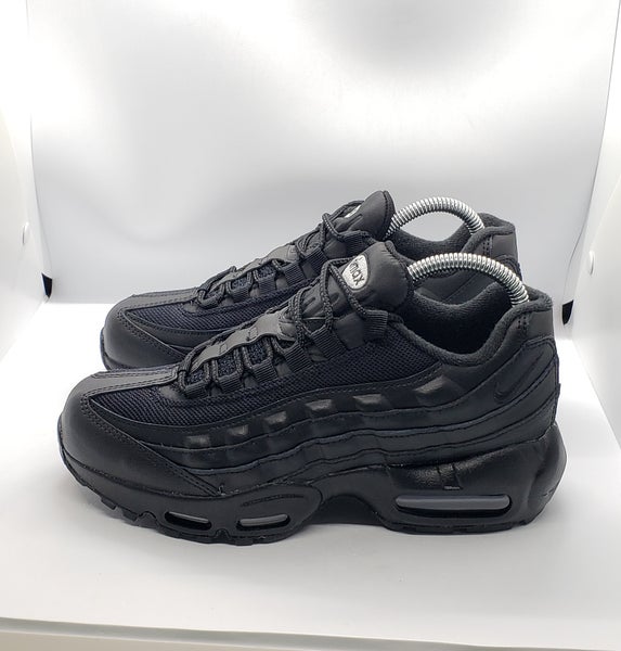 Black Youth New Unisex Size 7.0 (Women's 8.0) Nike Air Max 95