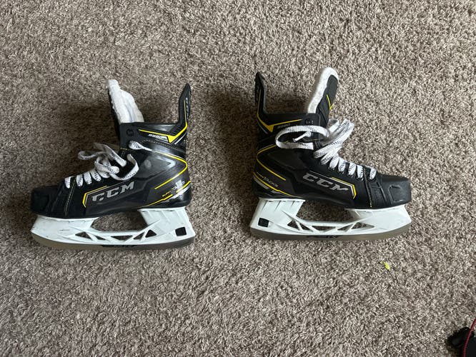 Used CCM Size 6.5 Super Tacks 9380 Hockey Skates
