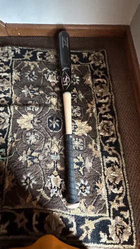 Louisville Slugger Wood Bat E-J74
