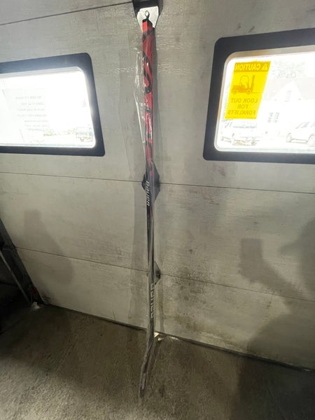 Senior New Right Handed Bauer Vapor FlyLite Hockey Stick P88