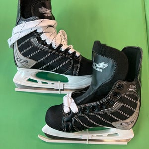 Junior New Tour TR-700 Hockey Skates D&R (Regular) 1.0