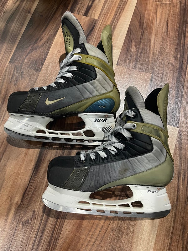 Used Nike Extra Wide Width Size 4.5 Quest V12 Hockey Skates