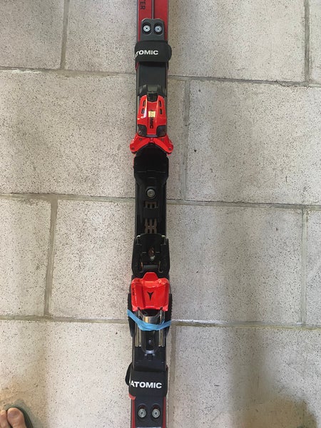 Atomic woman’s FIS SG skis