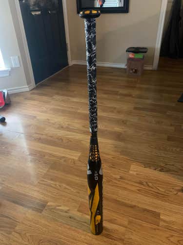 Used DeMarini CF6 Softball Bat.  Composite 2 1/4", 33 inch, 23 oz.