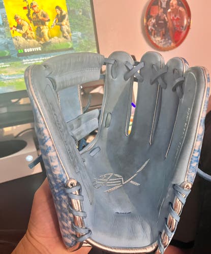 Used Infield 11.75" REV1X Baseball Glove