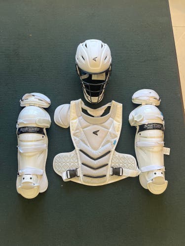 New Easton Fastpitch Jen Schro The Very Best White Catchers Gear Size Large