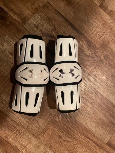 Used Large Under Armour Revenant Arm Pads
