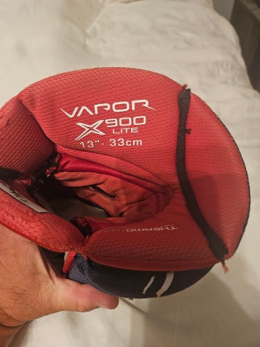 Used Bauer Vapor X900 Lite Gloves 13"