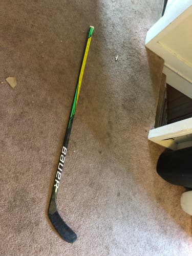 Senior Right Handed P28 Supreme UltraSonic Hockey Stick