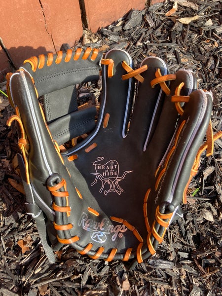 2023 Philadelphia Phillies Heart of The Hide Glove