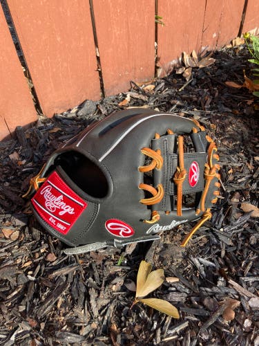 2023 Infield 11.5" Heart of the Hide Baseball Glove