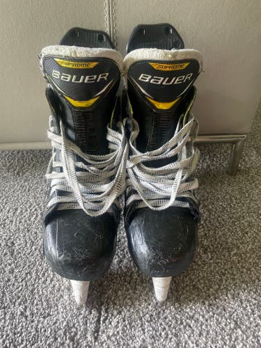 Used Bauer Regular Width   Size 9.5 Supreme 3S Pro Hockey Skates