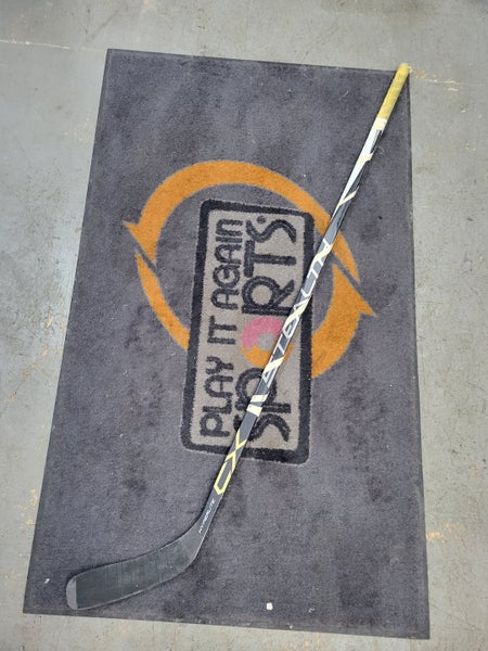 Used Easton SYNERGY 200 95 Flex Pattern 5 Senior One Piece Sticks