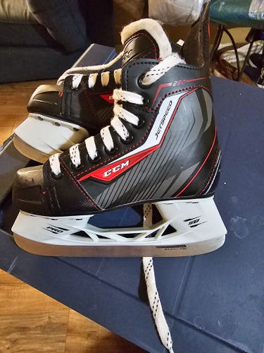 Junior Used CCM JetSpeed 250 Hockey Skates Size 13
