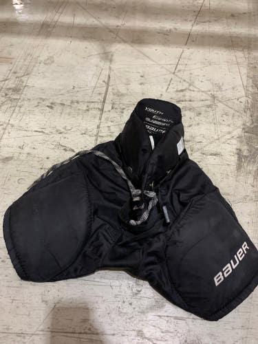 Youth Used Small Bauer Nexus 400 Hockey Pants