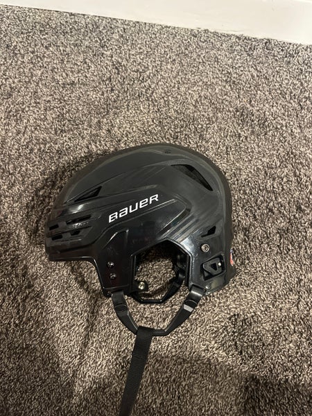 Used Large Bauer Re-Akt 85 Helmet
