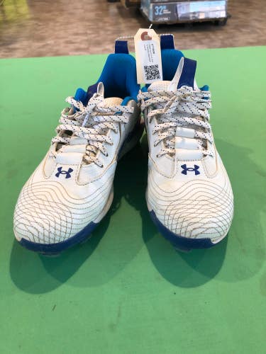 Used Youth 6.0 Under Armour Baseball Cleats