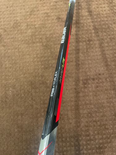 Used Right Handed Bauer Vapor Hyperlite P92 77 Flex Hockey Stick