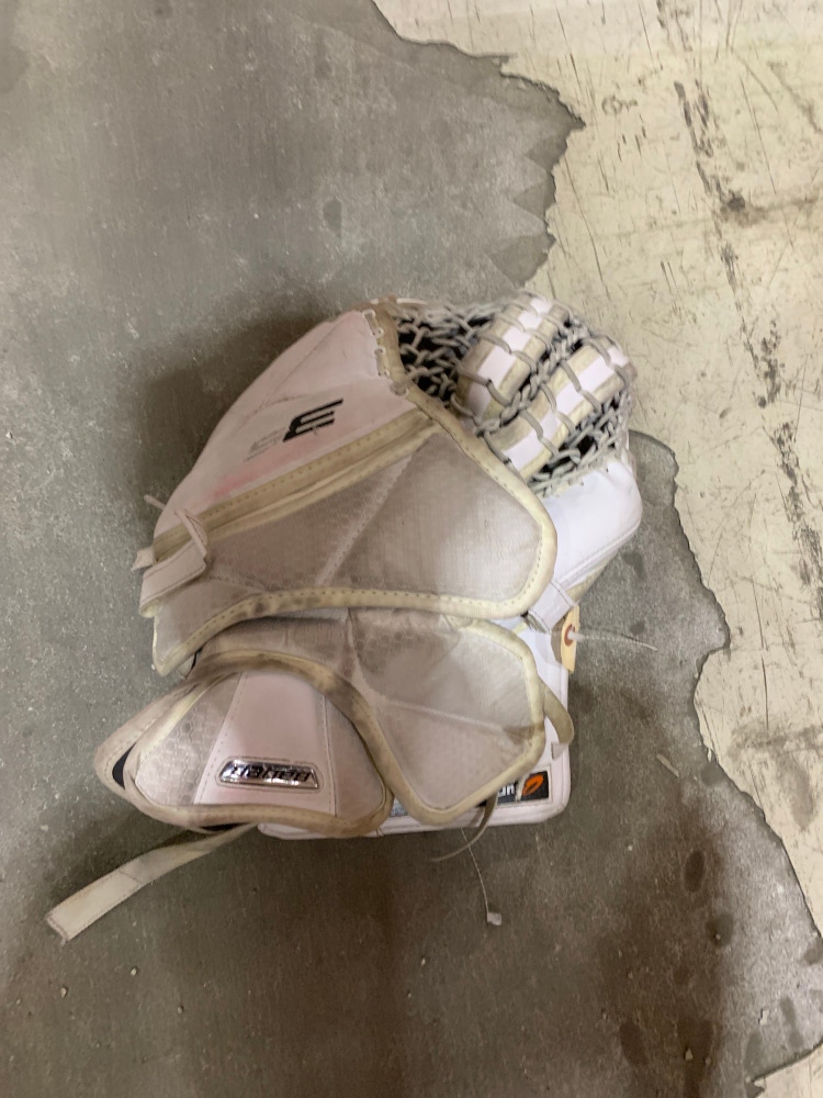 Used Bauer Supreme 3s Regular Goalie Glove