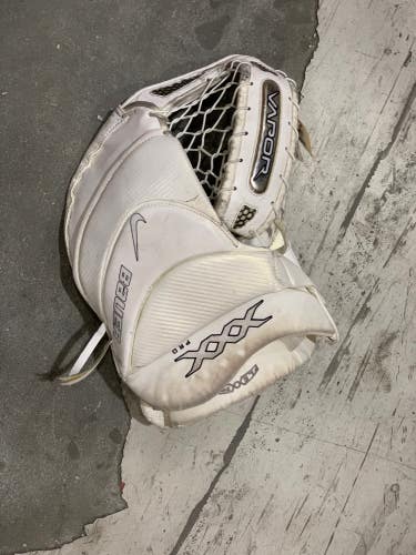 Used Bauer Vapor XXXX Pro Regular Goalie Glove