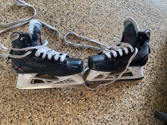 Used Bauer Regular Width Size 2.5 Vapor X700 Hockey Goalie Skates
