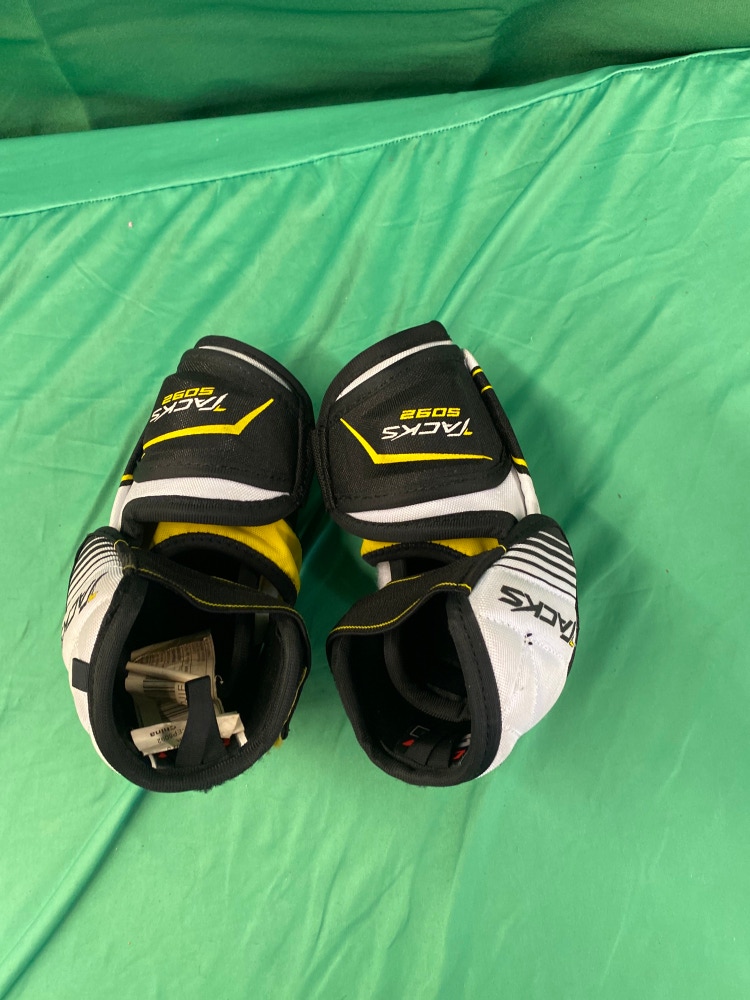 Used Small CCM Tacks 5092 Elbow Pads
