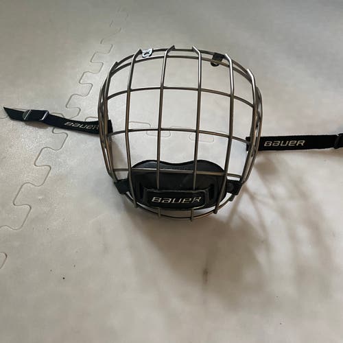 Small Bauer Re-Akt Cage