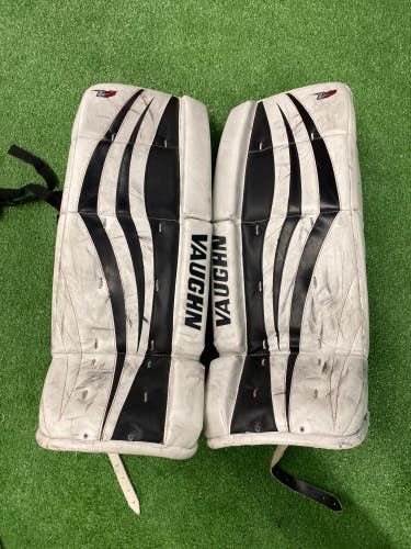 Used 26" Vaughn Vaughn V7 XR Goalie Leg Pads