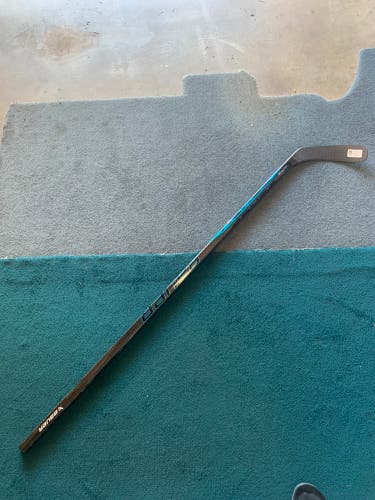 Senior Right Handed P92 Nexus E5 Pro Hockey Stick