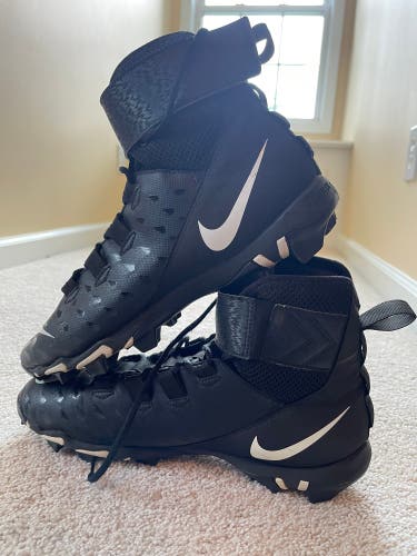 Nike Men's Force Savage Shark 2 Football Cleats