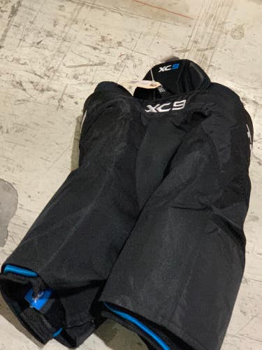 Used Junior True XC9 Hockey Pants (Size: XL)