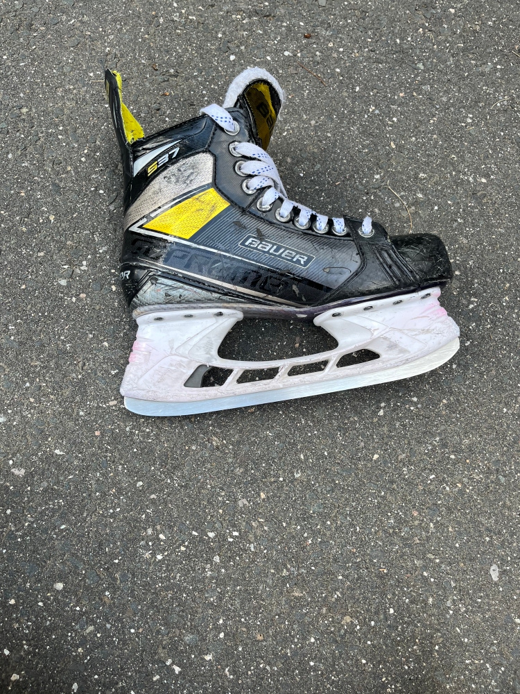 Used Bauer Regular Width  Size 6.5 Supreme S37 Hockey Skates