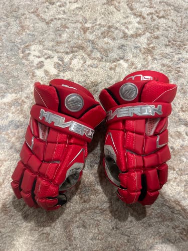 Red Maverik M4 Gloves Slightly Used