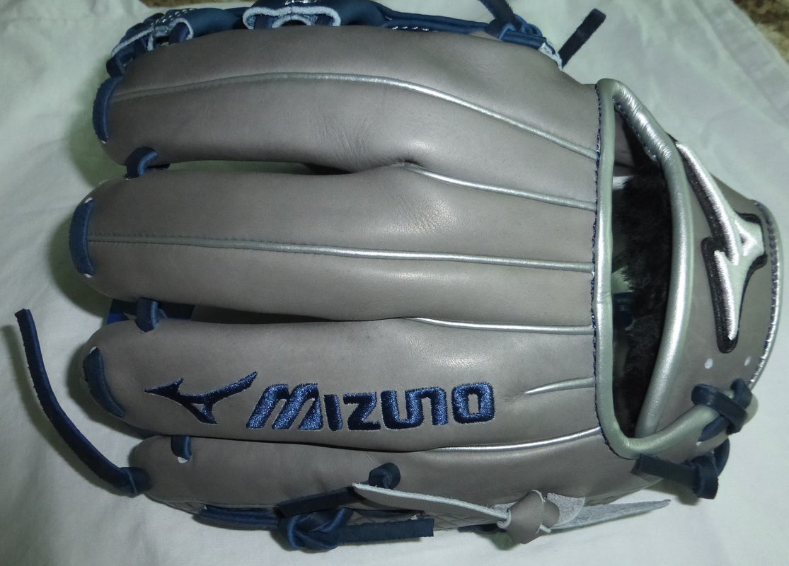 Fernando Tatis Jr. Signed Mizuno Baseball Glove (PSA COA)