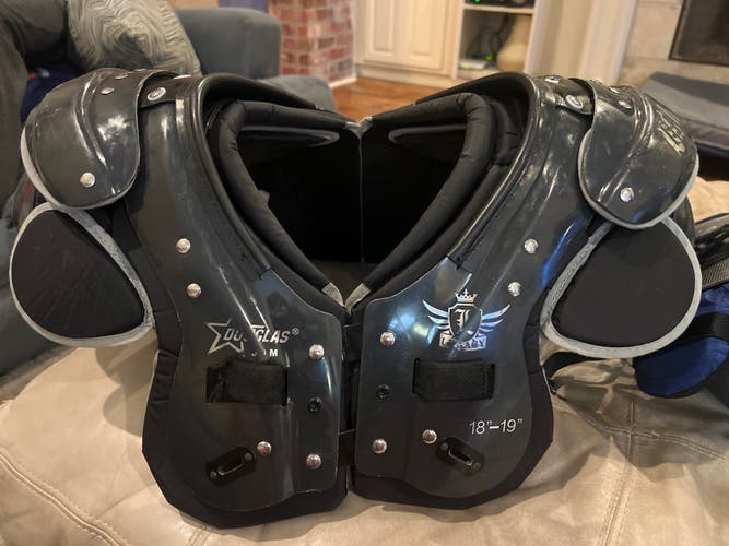 Used Adult Medium Douglas Legacy Shoulder Pads