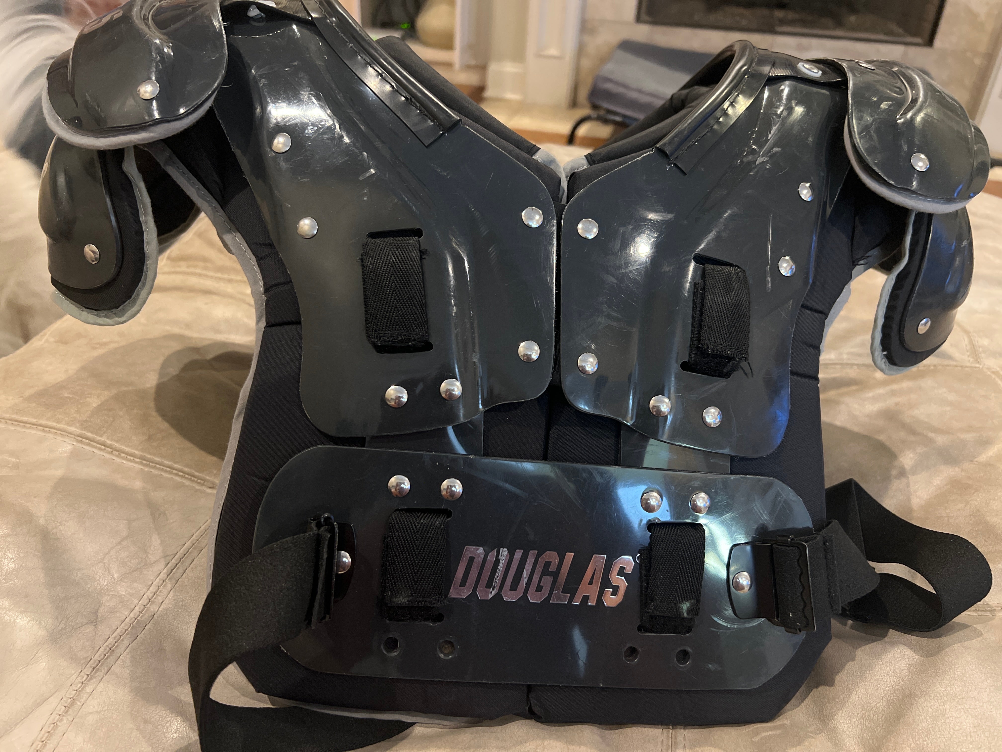 Used Adult Medium Douglas Legacy Shoulder Pads