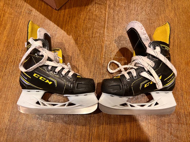 Youth Used CCM Super Tacks 9350 Hockey Skates Regular Width Size 10